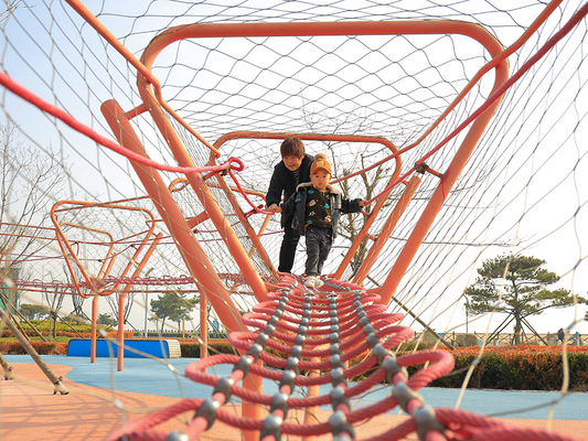 สนามเด็กเล่น Pyramid Climbing Net Spider Net สำหรับเด็ก Climbing